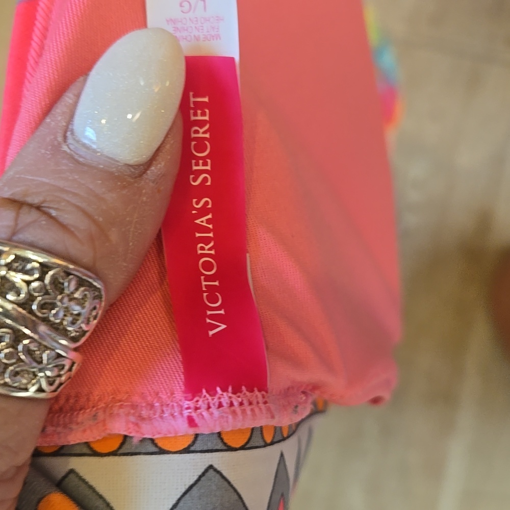 Victoria's Secret Mandala Print Tie Bikini Top - Picture 9 of 10